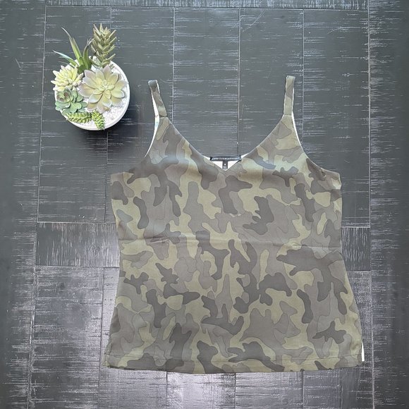 White House Black Market Reversible Camisole Size Medium - Picture 3 of 5